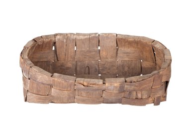 Beyaz arka plan üzerinde izole vintage hasır sepet