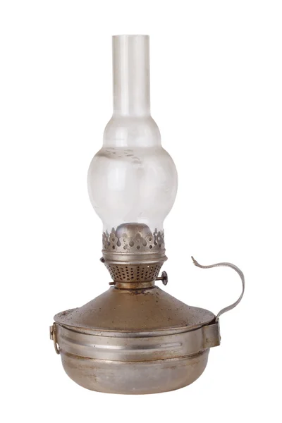 Старая грязная керосиновая лампа на белом фоне — стоковое фото