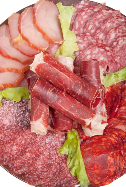 Placa con diferentes manjares de carne aislada sobre fondo blanco — Foto de Stock