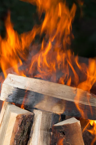 Fuego en la noche — Foto de Stock