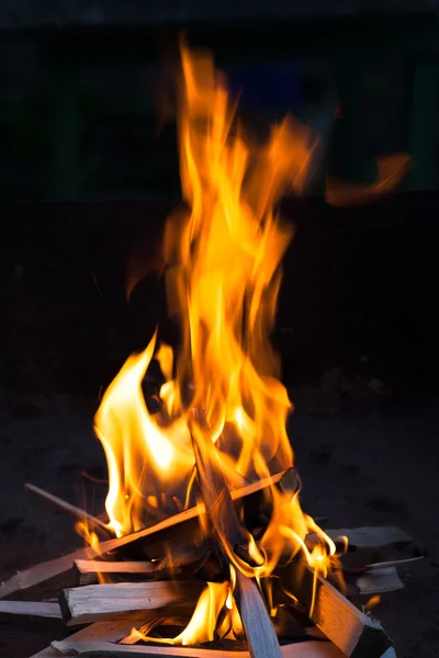 Fogo durante a noite — Fotografia de Stock