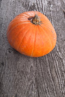 ahşap tahta üzerinde kabak ile sonbahar arka plan 