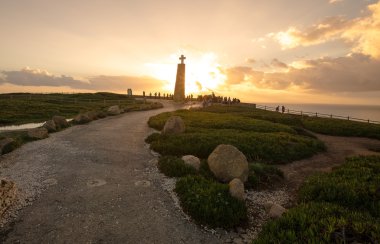 Cabo da çapraz Anıtı yakınındaki gün batımını izlemek turist