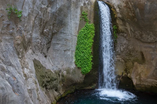 Sapadere Canyon e cachoeira. Alanya, Turquia — Fotografia de Stock