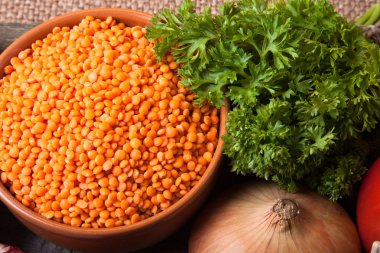 Kırmızı mercimek, yatan Türkiye sebze çorbası için malzemeler