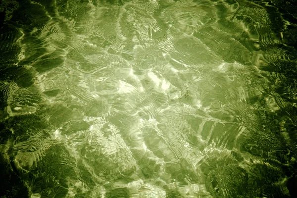 Kristallklart vatten av tropiska havet. tonade — Stockfoto