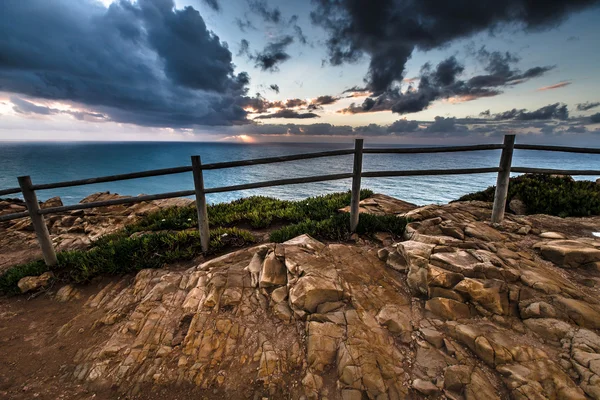 Beau coucher de soleil sur l'océan Atlantique. — Photo