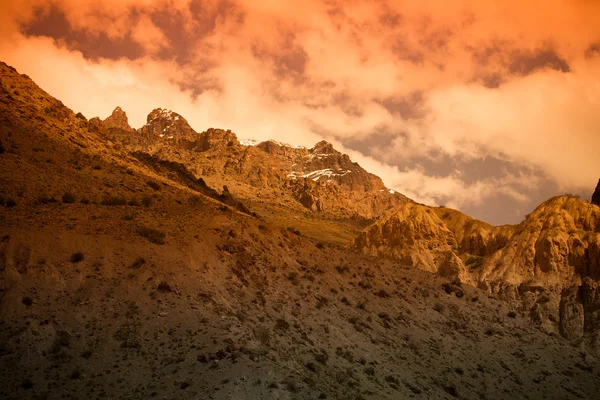 Górach Pamir. Wiosną. Tadżykistan — Zdjęcie stockowe