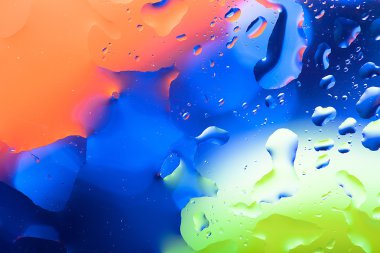 Hava kabarcığı renkli arka plan ile yakın çekim 