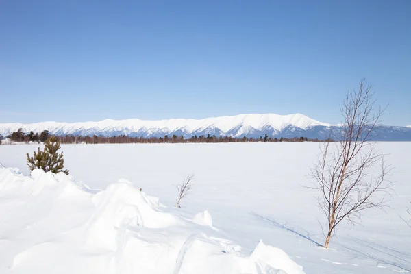 Paisagem de inverno no Lago Baikal — Fotografia de Stock