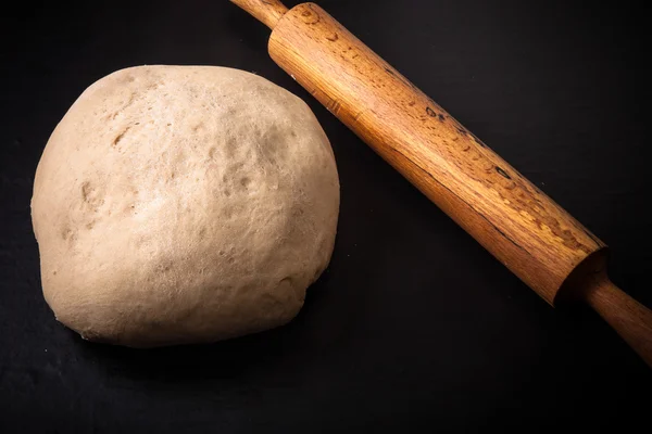 Rolling pin, dough for pie — Stock Photo, Image