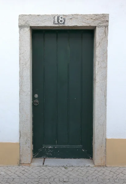 La puerta principal de la casa. Portugal . —  Fotos de Stock