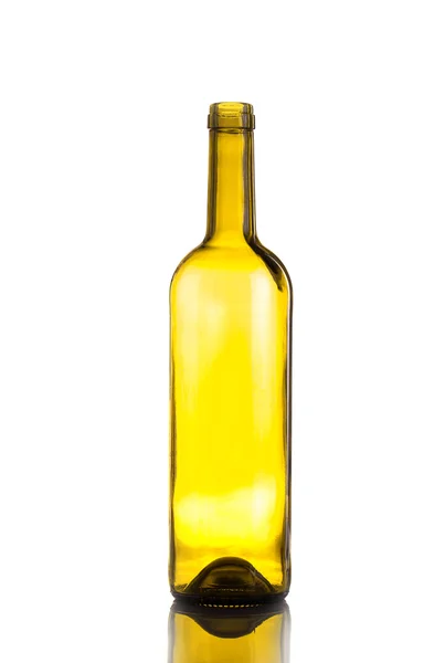 Üres borosüveg sárga üveg, tükrözve a világos háttér — Stock Fotó