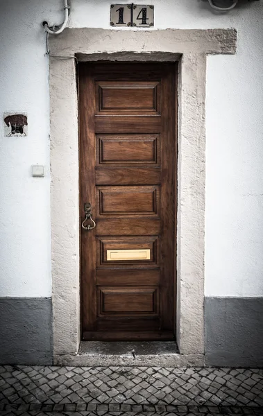 Přední dveře do domu. Portugalsko. Tónovaná — Stock fotografie