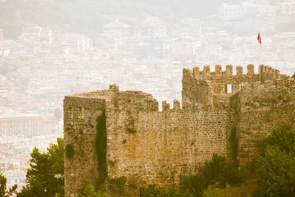 Ruines de forteresse dans la vieille ville Alania, Turquie. tonique — Photo