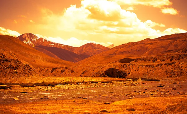 Stormy mountain river in valley in the foothills of the Fann mou — Stock Photo, Image