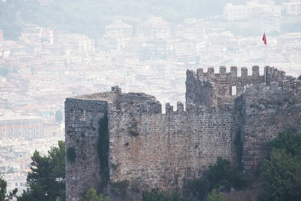 Ruines de forteresse dans la vieille ville Alania, Turquie — Photo