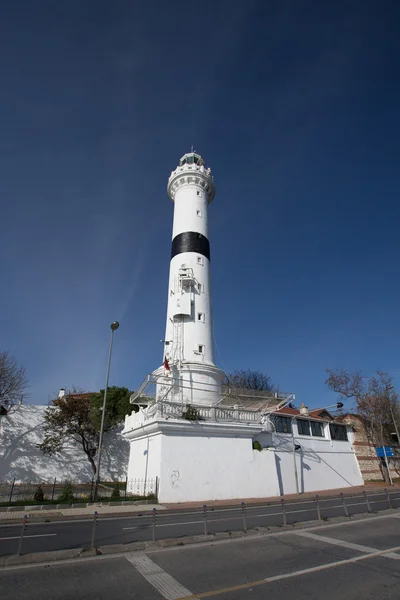 Lighthouse on the seafront in Istanbul — Stock Photo, Image