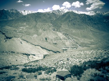 Tacikistan. Görüş belgili tanımlık nehir Panj otoyolda Pamir ve inci