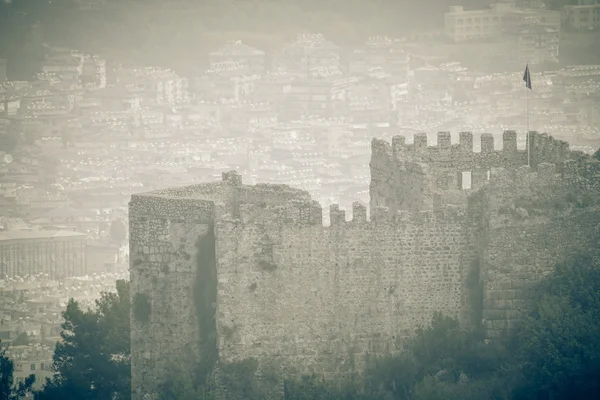 Ruines de forteresse dans la vieille ville Alania, Turquie. tonique — Photo