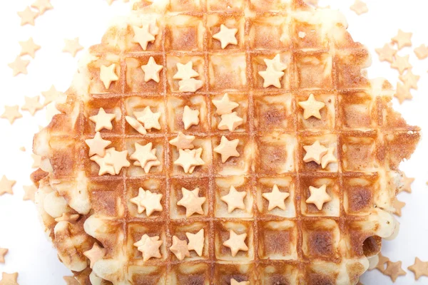 Birçok yıldız beyaz zemin üzerine yuvarlak waffle yığını — Stok fotoğraf