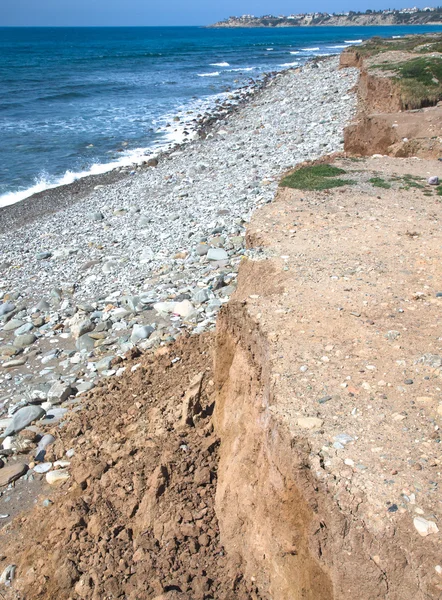 Crystal water on beach near Paphos. Mediterranean coast. Cyprus. — Stock Photo, Image