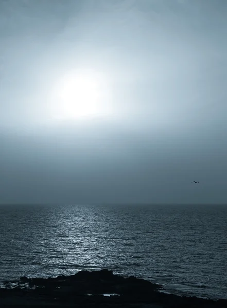 Puesta de sol sobre el mar Mediterráneo. Tonificado —  Fotos de Stock