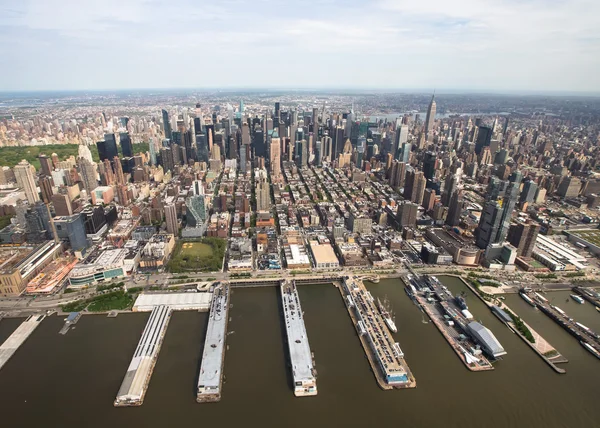 V New Yorku. Vrtulník pohled na Manhattan — Stock fotografie