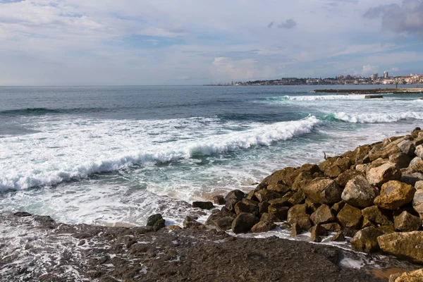石质海岸的大西洋。葡萄牙 — 图库照片