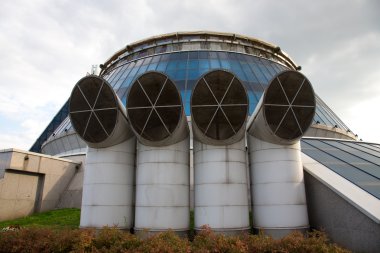 Havalandırma boruları restoranın binalar bu complex yakınındaki