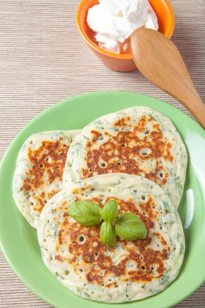 Crêpes aux herbes et fromage — Photo