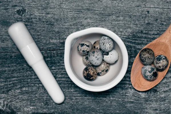 Composition with quail eggs. Wooden texture for background. Tone — Stock Photo, Image