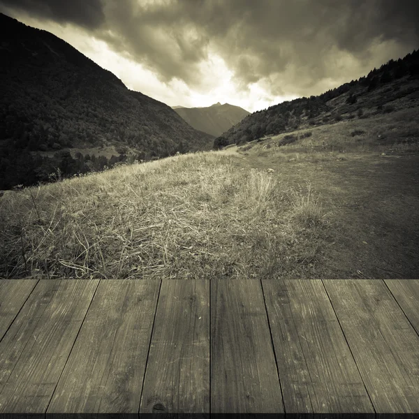 Beautiful mountain landscape in Andorra. Mountain and clouds. Vi — Stock Photo, Image