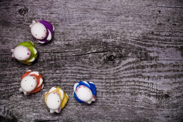 Composición con gomas de Pascua. Textura de madera para fondo . — Foto de Stock