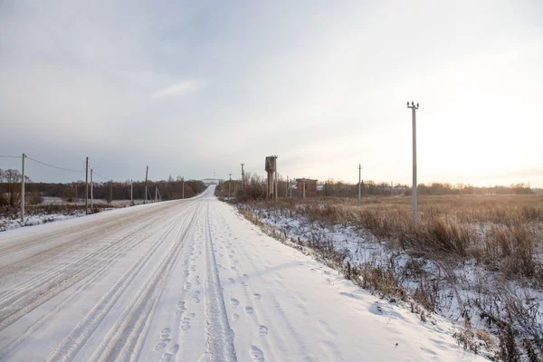 Inverno paisagem provincial russa. Foco seletivo — Fotografia de Stock