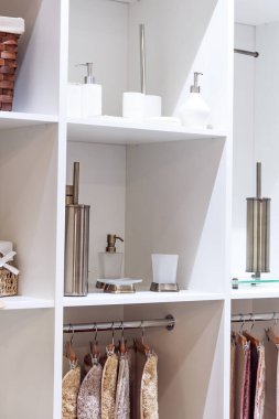 Ev Alanı Organizasyonu ve Dolaptaki Eşyaların İçi ve Depodaki Konforu