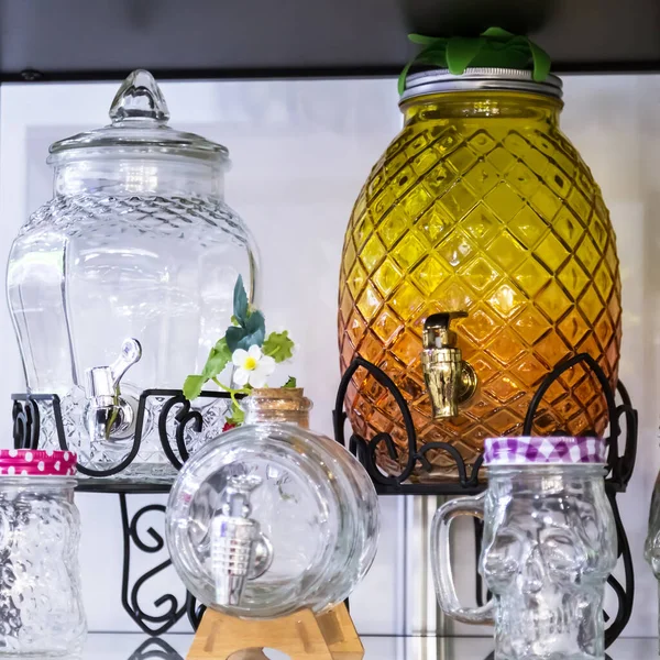 Diverses Nouvelles Bouteilles Pots Limonade Vides Verre Avec Robinet Boissons — Photo