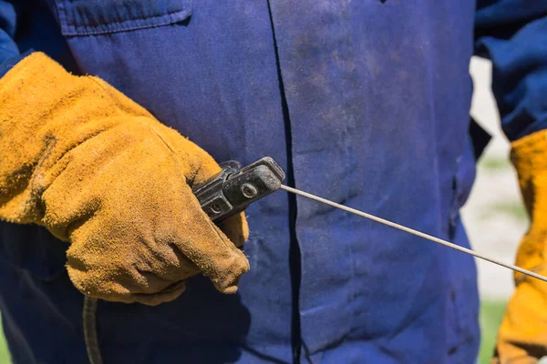 Profession Welder Working Specialty Equipment Tool Welding Metals Electrode Holder — Stock Photo, Image