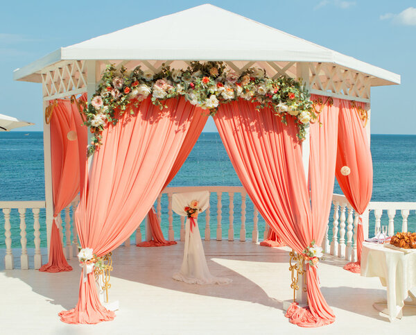 wedding arch near the sea