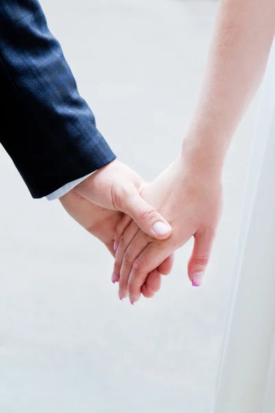 Mãos de casal justo — Fotografia de Stock