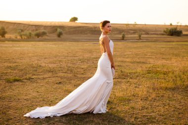 Gelin elbise bir tren ile