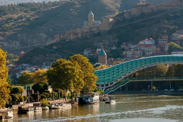 Georgia Tbilisi October 2020 Bridge Peace Kura River Tbilisi Georgia — Stock Photo, Image