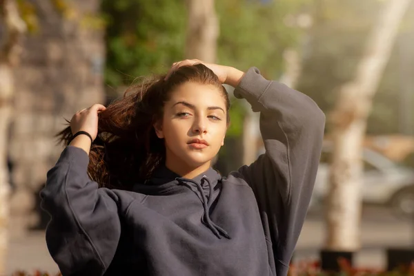 Retrato Cerca Una Hermosa Adolescente Tiflis Capital Georgia — Foto de Stock