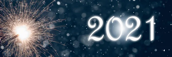 Absztrakt Defocused Celebration New Year 2021 Égő Csillagszóró Elvont Havas — Stock Fotó