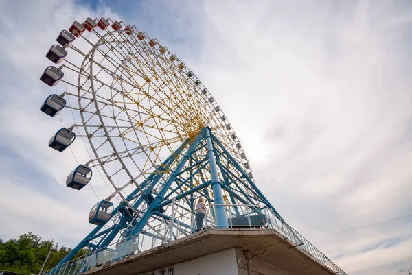 Georgia Tbilisi May 2021 Big Ferris Wheel Mtatsminda Amusement Park — Stock Photo, Image