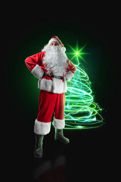 Retrato Santa Claus Pleno Crecimiento Traje Rojo Sobre Telón Fondo — Foto de Stock