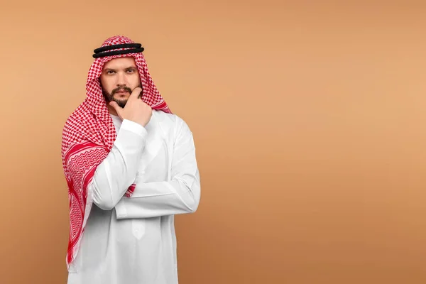 Arabia Saudyjska Czymś Myśli Dishdasha Kandora Thobe Islam Przestrzeń Kopiowania — Zdjęcie stockowe