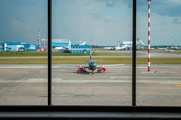 Minsk Belarus Junio 2021 Aeropuerto Internacional Minsk Vista Desde Ventana — Foto de Stock