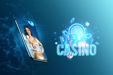 Online kumarhane, kumar, online para oyunları, bahisler. Akıllı telefon ve elinde iskambil kağıtlarıyla güzel bir kız. Web sitesi başlığı, el ilanı, poster, reklam şablonu