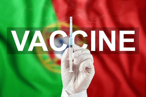 Strzykawka Szczepionką Ręce Lekarza Tle Flagi Portugalii Covid Wirus Korony — Zdjęcie stockowe